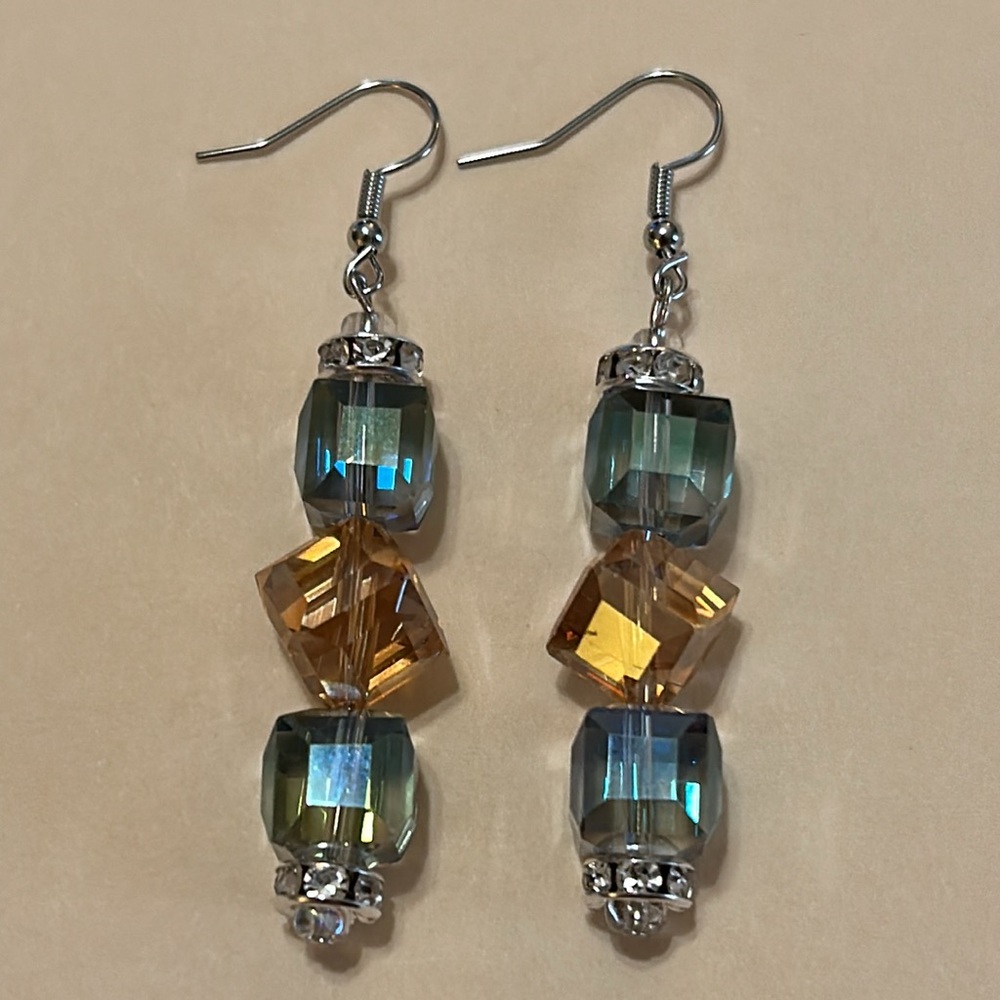 Handmade 💚 Green and Gold Faceted Beaded Rondelle Earrings - Picture 3 of 3